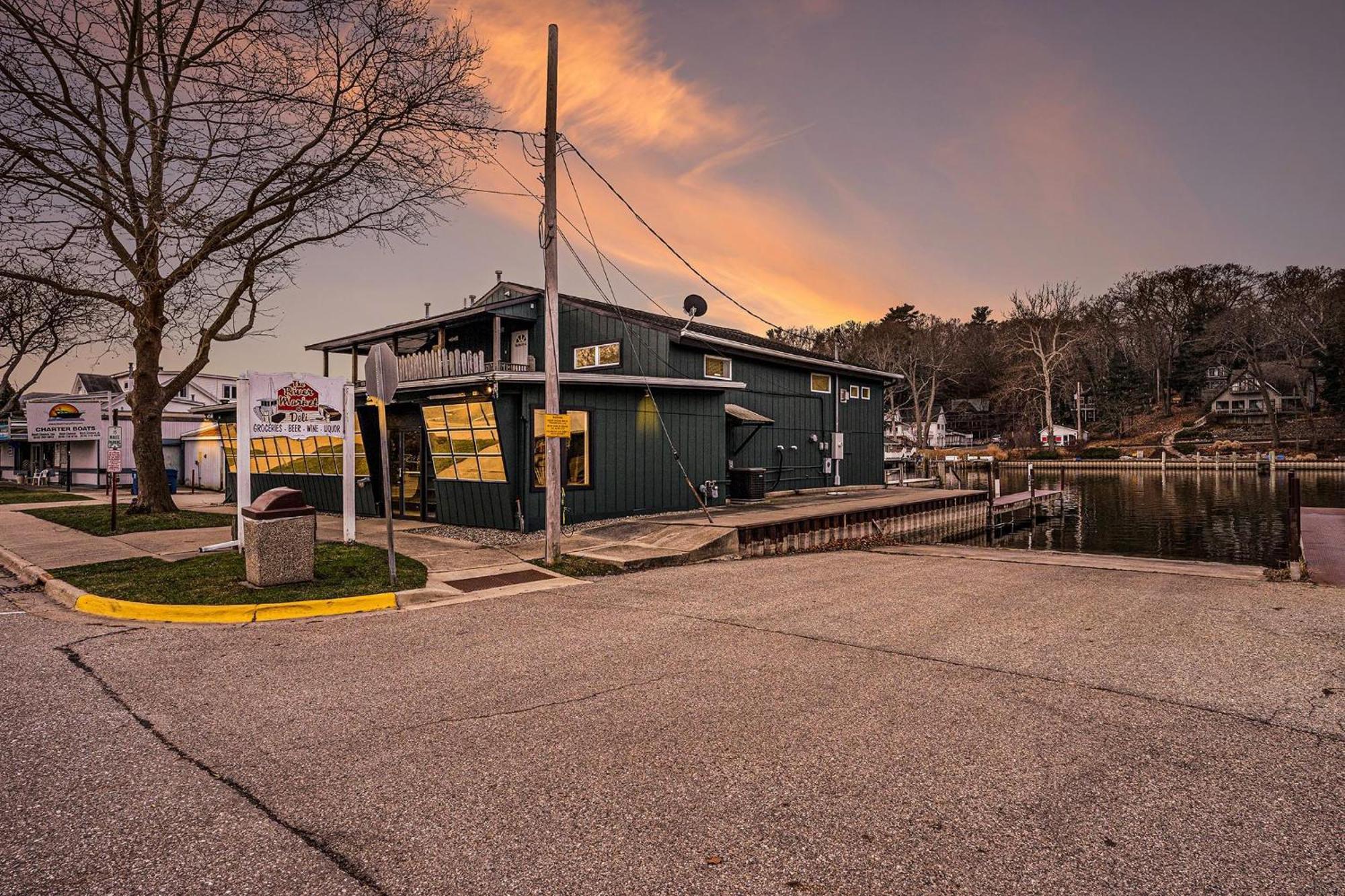Riverside Suites - Unit A Saugatuck Eksteriør bilde